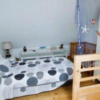L cabane du pirate dans la mezzanine du gîte Triskell avec son lit de 90 et son lit bébé
